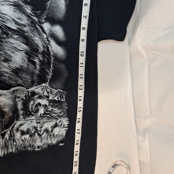 Bears in Wilderness  Men's Short Sleeve Graphic T-shirt Black White Size Medium - Picture 11 of 11